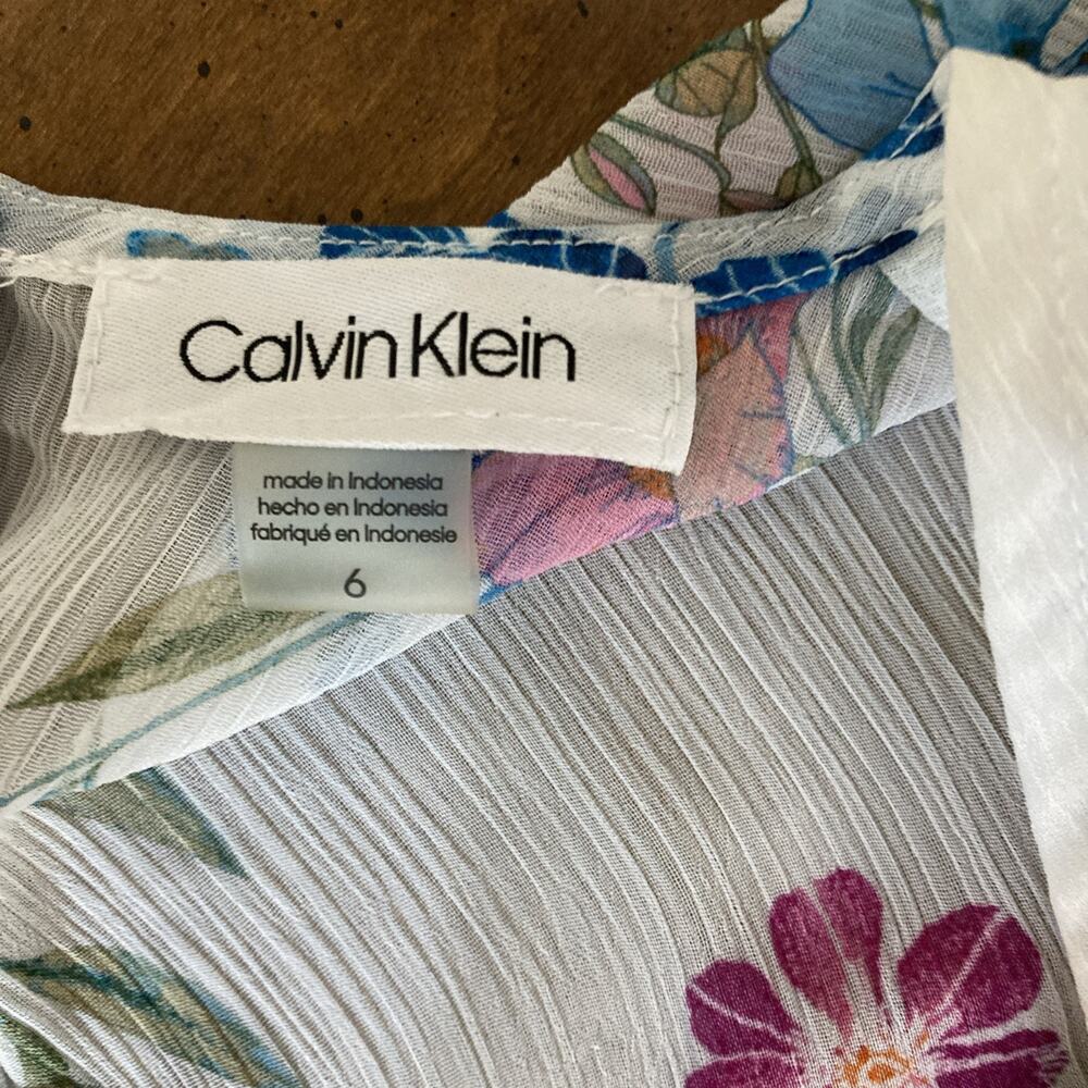 Calvin Klein Surplice Floral Print Dress Sz 6 Fairy Cottage Wedding Guest Easter - Picture 3 of 13